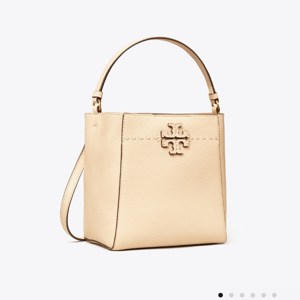 Tory Burch Small McGraw bucket bag.
Originally 399. Like brand new.